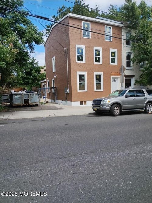 410 Ferry St, Trenton, NJ, 08611-2832 | Card Image