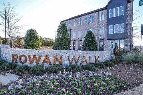 2316 Mockernut Trl Se, Smyrna, GA, 30080-3861 | Card Image