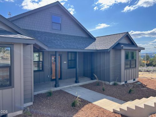1057 Se Clover Ln, Madras, OR, 97741-1061 | Card Image