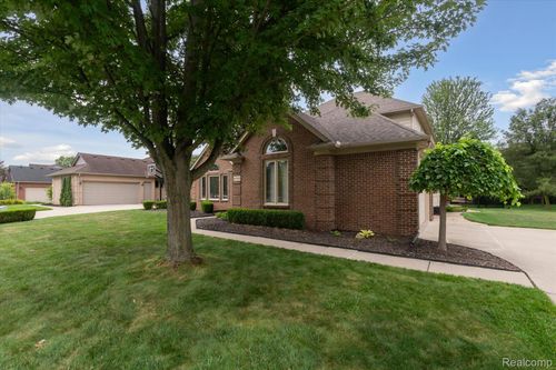 47509 Brockmor Dr, Shelby Township, MI, 48315-4947 | Card Image