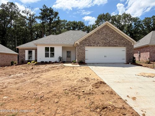 216 Anderson Oaks Dr, Pearl, MS, 39208-1105 | Card Image