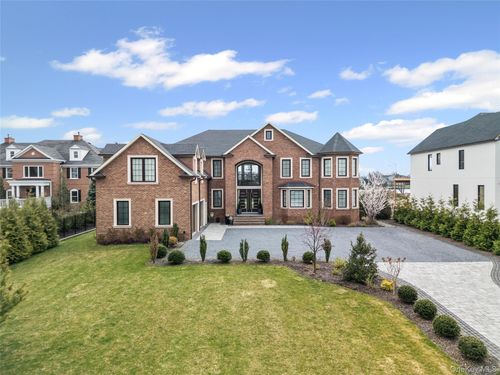 185 Willetts Ln, West Islip, NY, 11795-4600 | Card Image