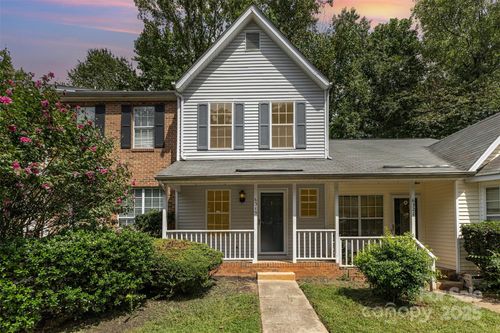 6319 Windsor Gate Ln, Charlotte, NC, 28215-4225 | Card Image