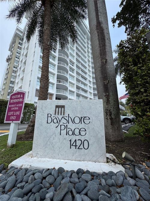 apt-306d-1420 Brickell Bay Dr, Miami, FL, 33131-3674 | Card Image