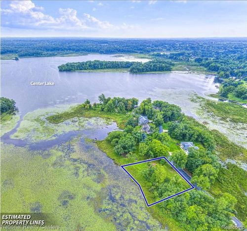 10 Oakpointe Dr, Michigan Center, MI, 49254 | Card Image