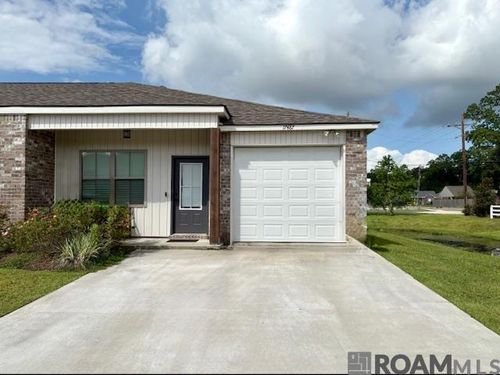 17487 Berkshire Dr, Prairieville, LA, 70769-5690 | Card Image