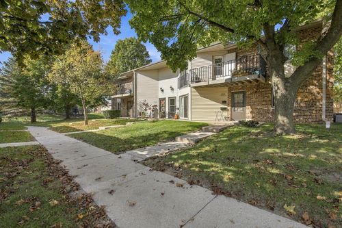 2-building-3-W168N11501 El Camino Dr, Germantown, WI, 53022-3235 | Card Image