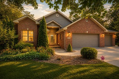 11057 Pleasant Grove Dr, Wheatfield, IN, 46392-7711 | Card Image