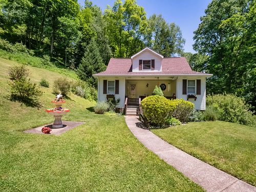 2951 Phillips Dr, Lower Burrell, PA, 15068-2569 | Card Image