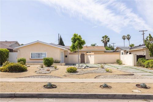 14700 Clymer St, Mission Hills, CA, 91345-2214 | Card Image