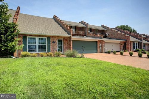 75 Brookmeadow Ln, CHAMBERSBURG, PA, 17201-7911 | Card Image