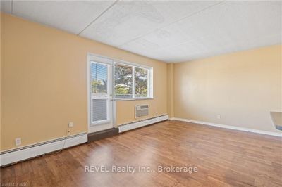 301 - 198 Scott St, Condo with 2 bedrooms, 1 bathrooms and 1 parking in Saint Catharines ON | Image 2