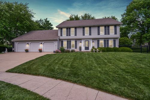 3 Wilshire Ct, Bloomington, IL, 61704-6258 | Card Image