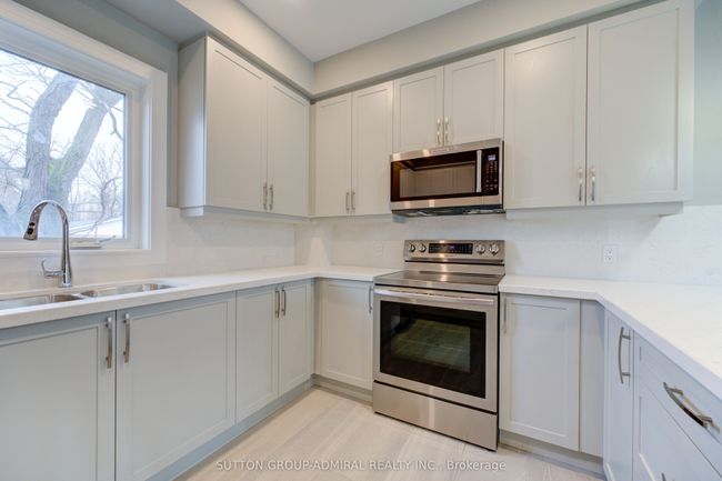 25 - 33 Jarvis St, House attached with 3 bedrooms, 3 bathrooms and 1 parking in Brantford ON | Image 13