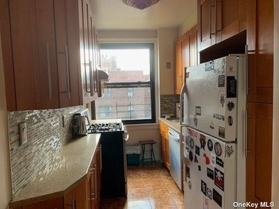 7B - 98-41 64 Rd, Home with 3 bedrooms, 2 bathrooms and null parking in Rego Park NY | Image 3