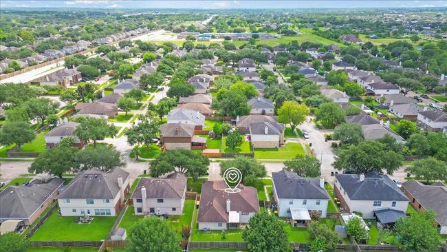 2210 Elm Forest Dr, House other with 4 bedrooms, 2 bathrooms and 2 parking in Pearland TX | Image 30