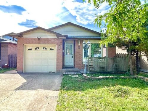 11 Drakes Dr, Stoney Creek, ON, L8E4G4 | Card Image