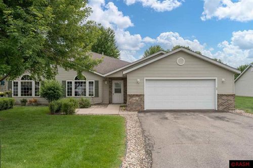107 Oxford Path, Mankato, MN, 56001-6221 | Card Image