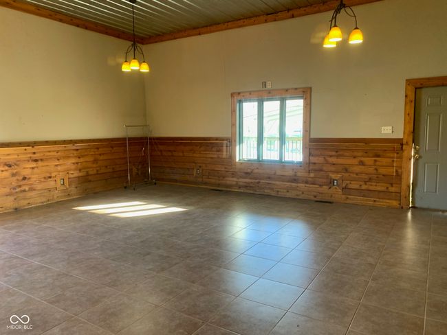 Family Room to Front Door | Image 12