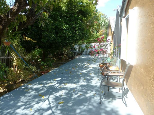 13240 Sw 20 Th St, House other with 3 bedrooms, 2 bathrooms and null parking in Miramar FL | Image 35