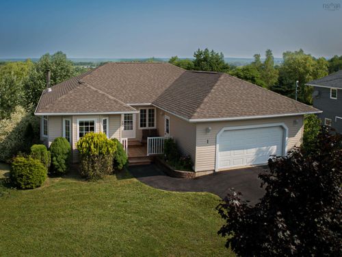 1 Hillcrest Dr, Stewiacke, NS, B0N2J0 | Card Image