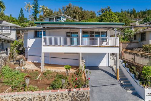 1952 Bertram St, Honolulu, HI, 96816-2006 | Card Image