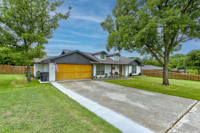 1201 Oakhurst Dr, House other with 3 bedrooms, 2 bathrooms and null parking in Southlake TX | Image 4