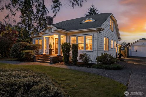 302 Avenue E, Snohomish, WA, 98290-2718 | Card Image
