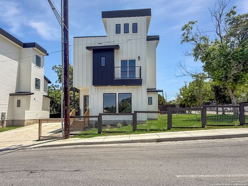 122 S Walters St, San Antonio, TX, 78203 | Card Image