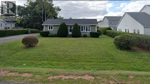 28 Centennial Dr, Charlottetown, PE, C1A6C5 | Card Image