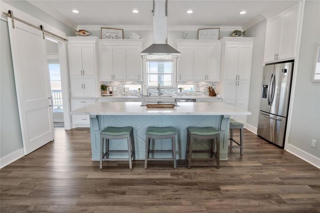 1301 Lagoon Dr, House other with 3 bedrooms, 2 bathrooms and 1 parking in Crystal Beach TX | Image 8