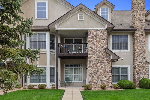 6728 S 34th St, Franklin, WI, 53132-8311 | Card Image