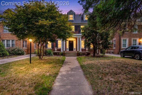 2007 W Boston Blvd, Detroit, MI, 48206-3019 | Card Image