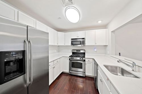 unit-201-391 Pleasant St, Melrose, MA, 02176-4546 | Card Image