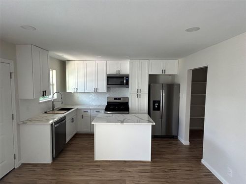 4-2009 Welch St, Houston, TX, 77019-6171 | Card Image
