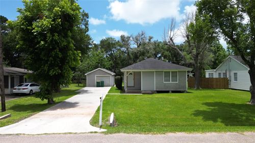 2109 Magnolia Dr, La Marque, TX, 77568-5250 | Card Image