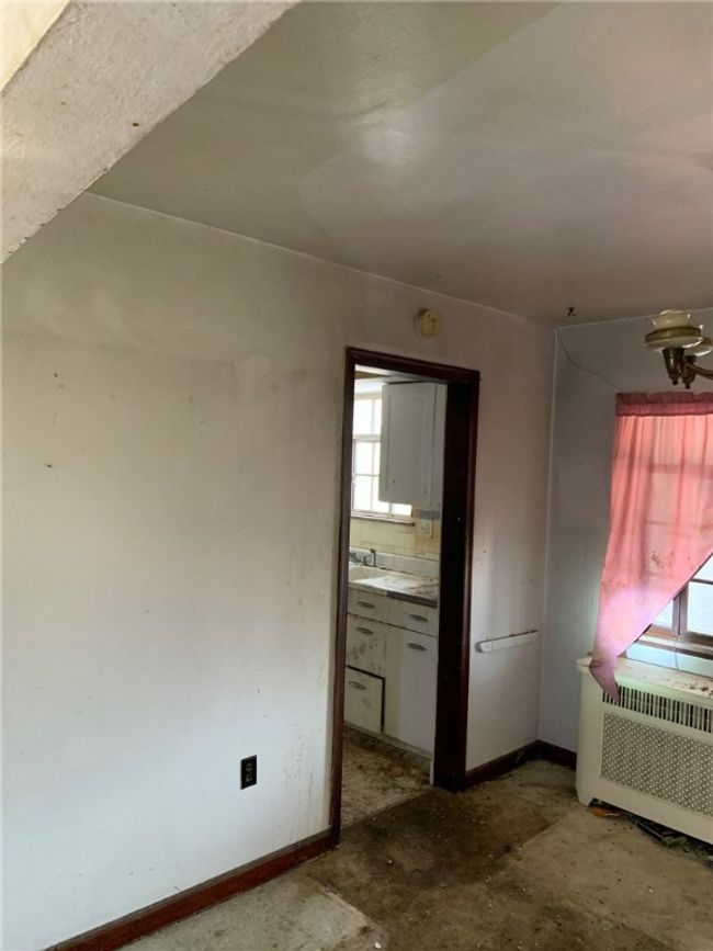1823 Wright St, House other with 2 bedrooms, 1 bathrooms and 5 parking in Wilkinsburg PA | Image 9