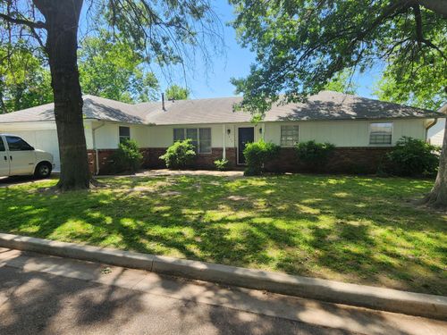 609 O St Nw, Miami, OK, 74354-4313 | Card Image