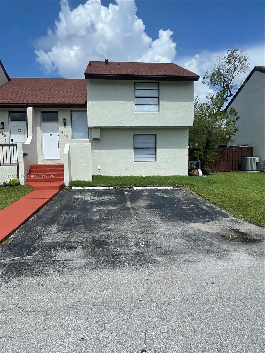 98th Ct, Miami, FL 33172