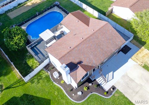 825 Andra Dr, Maryville, IL, 62062-5742 | Card Image