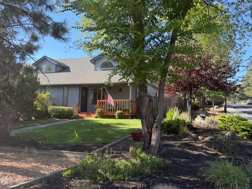 902 Nw Ogden Ave, Bend, OR, 97703-1622 | Card Image
