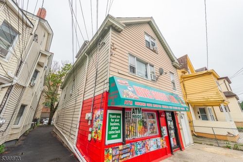 609 Madison Ave, Paterson, NJ, 07514-2817 | Card Image