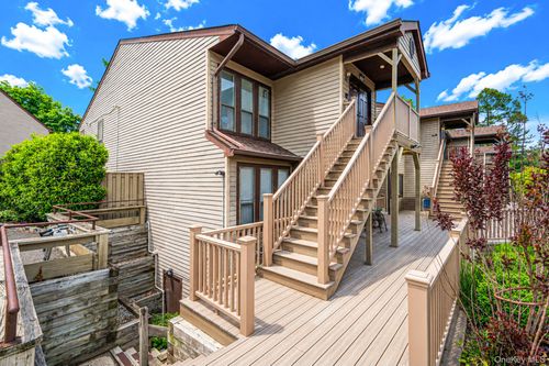 19-19 The Cir, Oyster Bay, NY, 11771 | Card Image