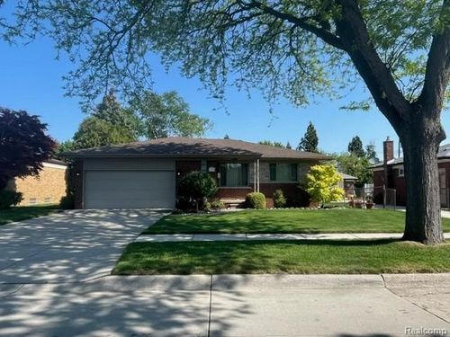 11151 Irvington Dr, Warren, MI, 48093-4940 | Card Image