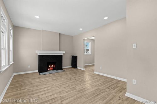 1-4204 Clements St, Detroit, MI, 48238-2663 | Card Image
