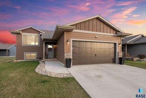 2604 S Linedrive Ave, Sioux Falls, SD, 57110 | Card Image