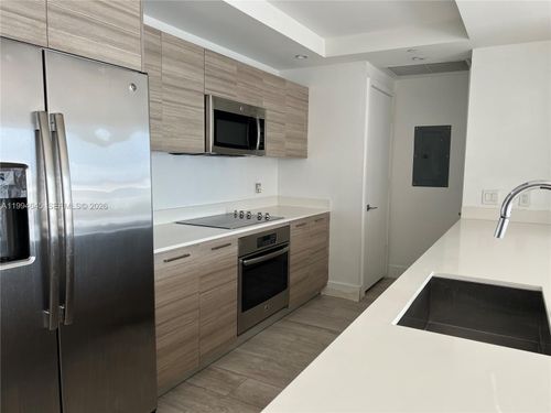 1207-121 Ne 34th St, Miami, FL, 33137 | Card Image