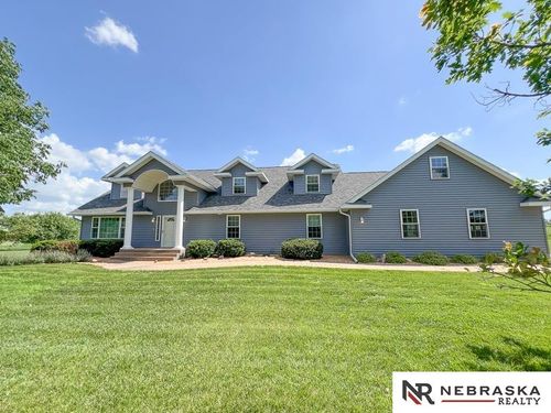 11701 Raymond Rd, Lincoln, NE, 68517-9832 | Card Image