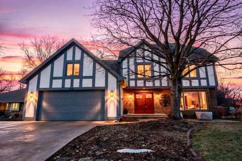 5500 Yorktown Ln N, Plymouth, MN, 55442-1942 | Card Image