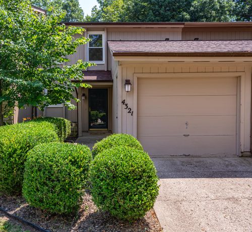4321 Frontenac Dr, Beavercrk Twp, OH, 45440-3243 | Card Image